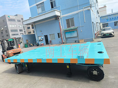 18吨重型安博体育·ANBO(中国)官方网站 四个转盘工具拖车3I.jpg