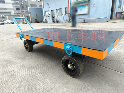 3吨小型安博体育·ANBO(中国)官方网站 带橡胶垫工具车4I.jpg