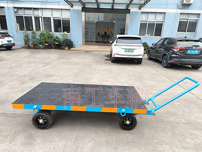 3吨小型安博体育·ANBO(中国)官方网站 带橡胶垫工具车2I.jpg