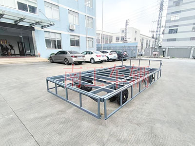 4吨骨架式安博体育·ANBO(中国)官方网站 带下翻护栏工具拖车5I.jpg
